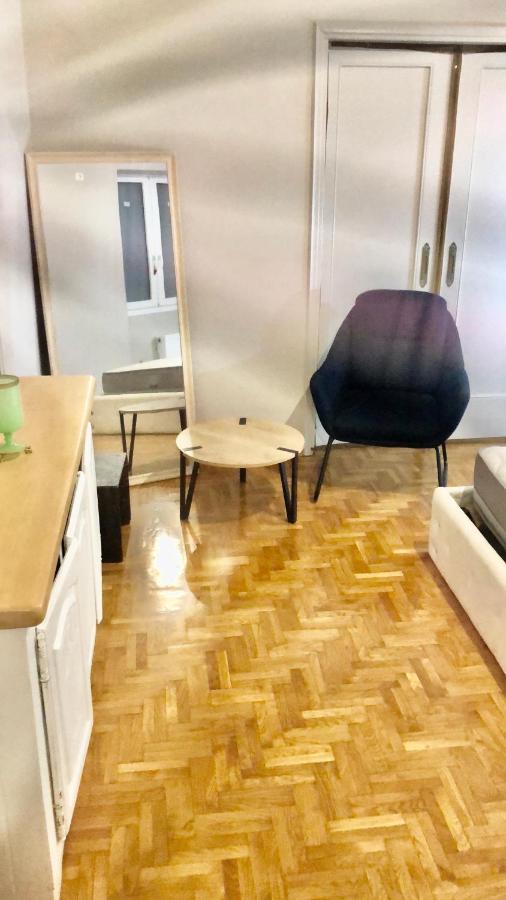 Economy Shared Apartment C In Central أثينا المظهر الخارجي الصورة
